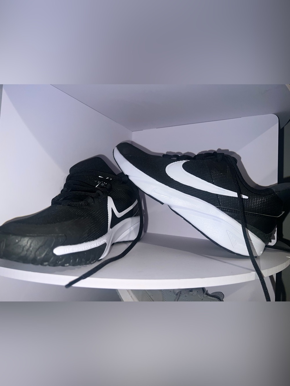 Nike Black and White Men's Sneaker Trainers